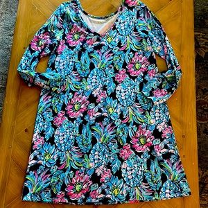 Lilly Pulitzer, 93% rayonne, so comfy, large